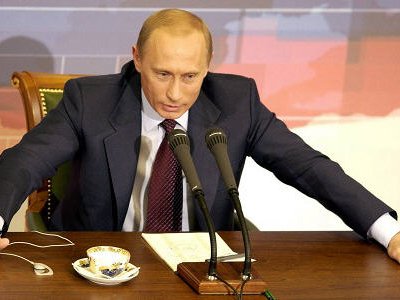 Почти половина жителей России поддерживают курс президента Путина