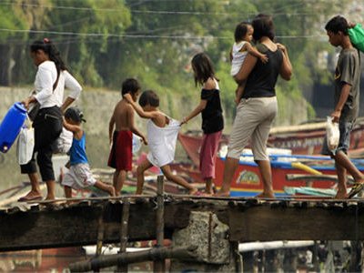 На филиппинском острове Лейте тайфун «Хайян» практически уничтожил город Таклобан