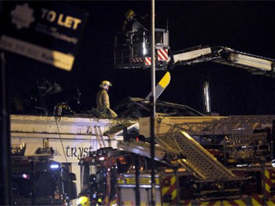 При падении вертолета на шотландский паб погибли три человека