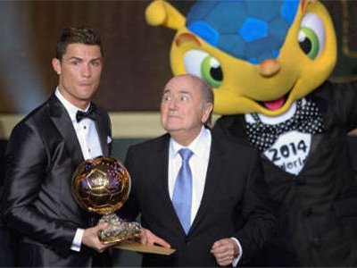Криштиану Роналду получил второй «Золотой мяч» ФИФА