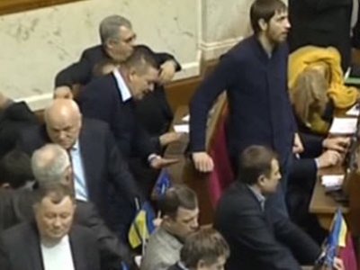 Парламент Украины принял закон об амнистии участников массовых акций протеста