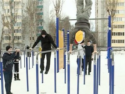 На западе Москвы подросток повесился на турнике после ссоры с родителями