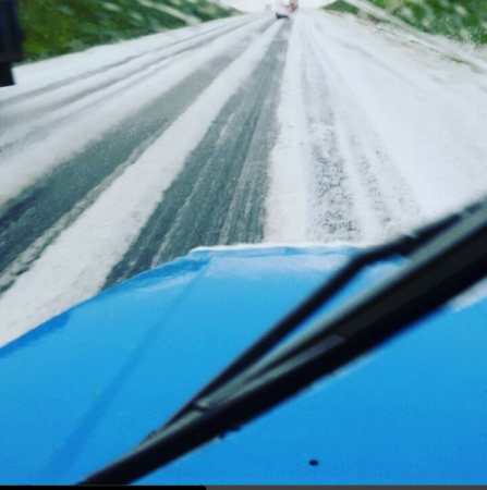 Снег летом: в Татарстане засыпало дороги снегом и крупным градом