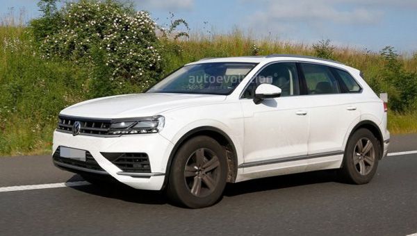 Новый Volkswagen Touareg заметили на финальных тестах