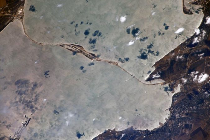 Космонавт с орбиты показал арку Крымского моста