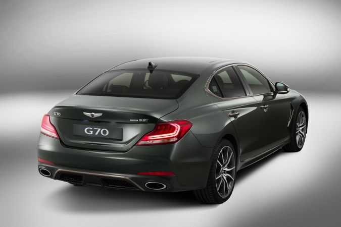 Компания Genesis официально представила новый седан G70