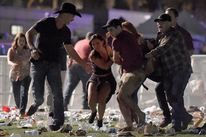 Число погибших при стрельбе в Лас-Вегасе продолжает увеличиваться