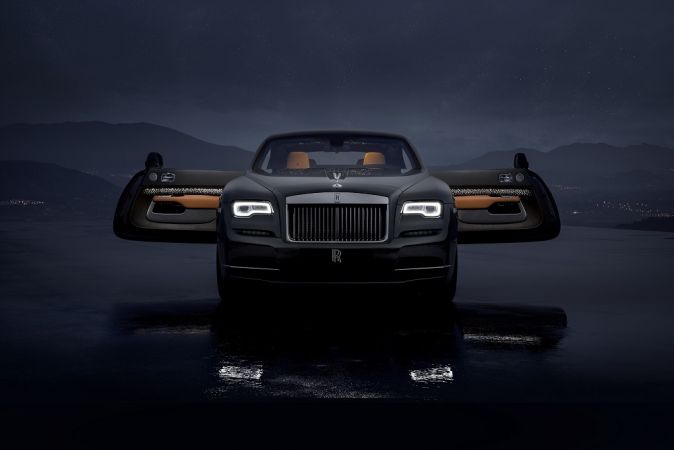 Rolls-Royce показал уникальное купе Wraith с падающими звездами